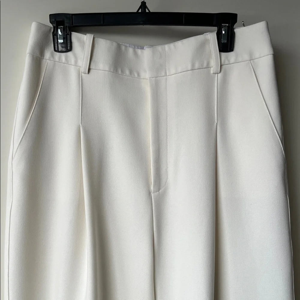 Smythe Women's Ivory Suit- like new - Picture 8 of 15